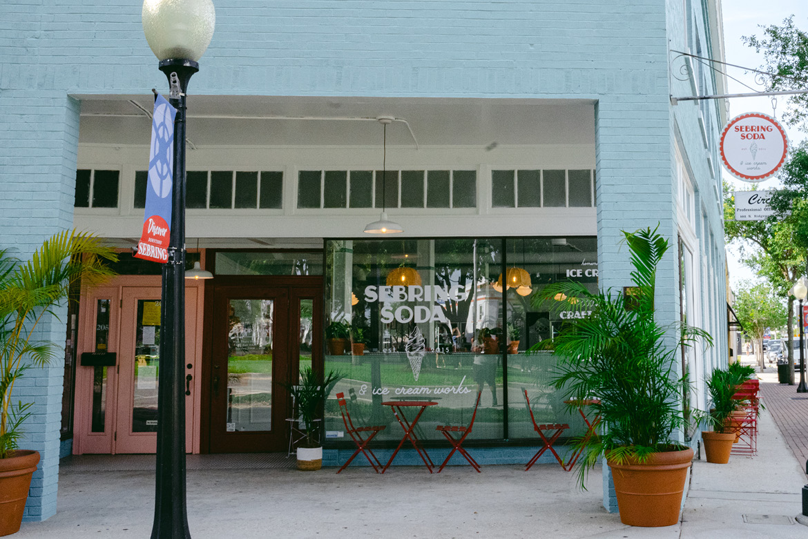 Kitchen with Grey Suit and Pitch Cobalt cupboards.